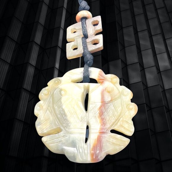 Vintage/Antique Jadeite/Jade Chinese Koi Fish Pendant and Necklace - Picture 4 of 6